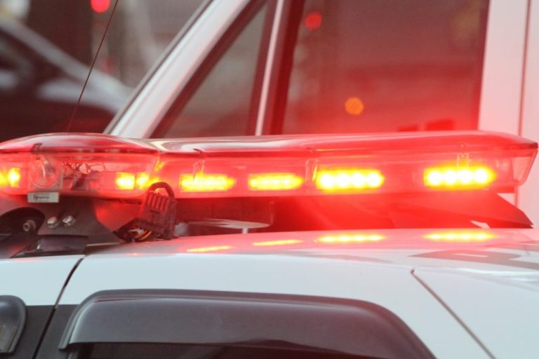 Idoso reage a assalto e arma falsa de ladrão se desmonta durante luta em SC