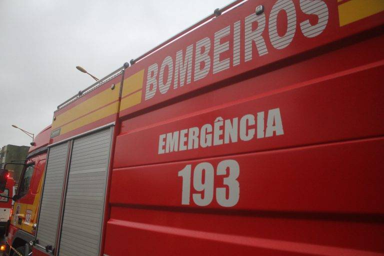 Galpão de empresa pega fogo em Urussanga