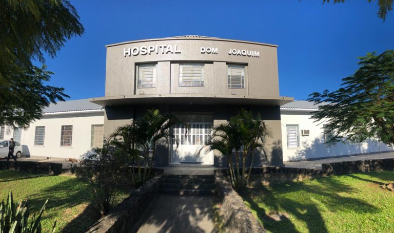 Menino de 11 anos cai do segundo andar de casa em Sombrio