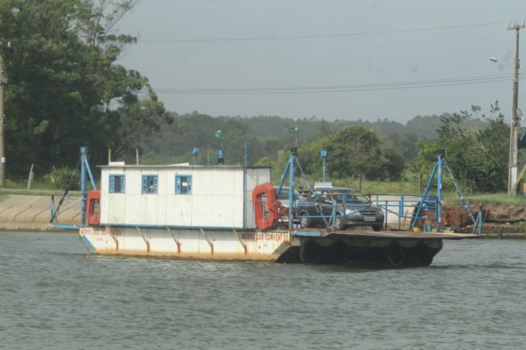 Araranguá anuncia que travessia por balsa estará suspensa nesta terça-feria