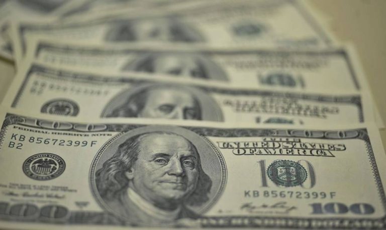 Dólar cai para R$ 5,39 com expectativa de corte de juros nos EUA