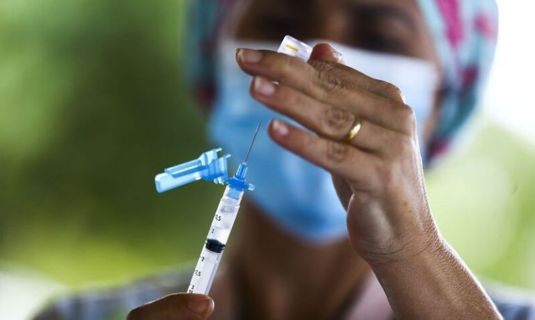 Morro da Fumaça inicia vacinação em gestantes, lactantes e puérperas
