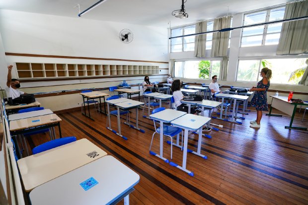 Cidades retomam aulas 100% presenciais