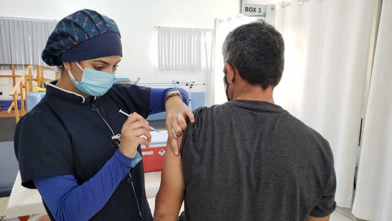 Criciúma: mais de 3,8 mil pessoas não tomaram a 2ª dose da vacina