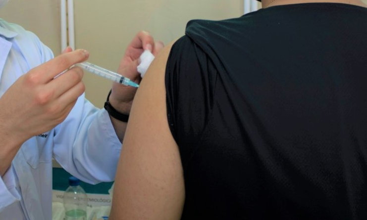 Içara: vacinação para pacientes com 18 anos ou mais nesta terça-feira