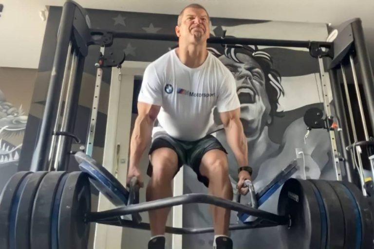 Lucas Colonetti encara mundial de powerlifting em novembro