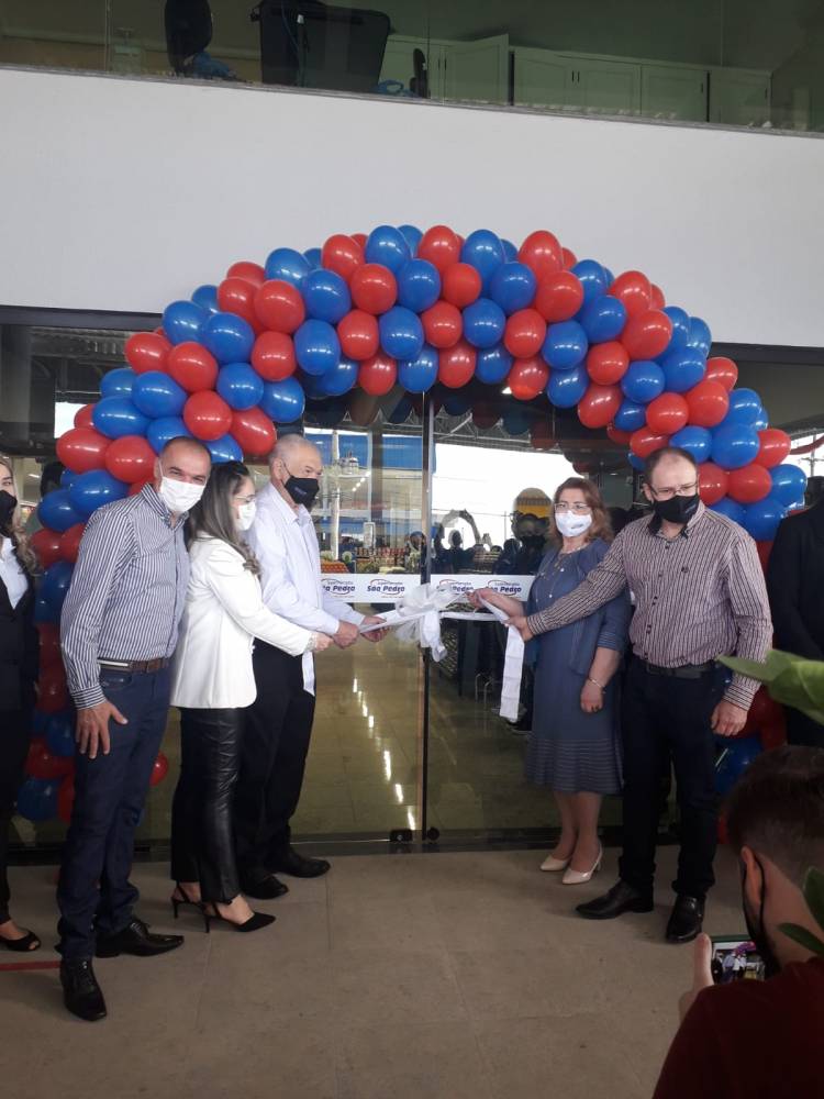 Morro da Fumaça: Supermercado São Pedro é oficialmente inaugurado