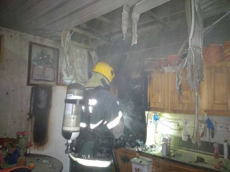 Casa pega fogo em Araranguá