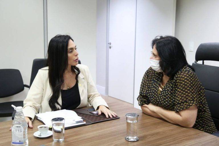 Ministra Damares deverá vir a Criciúma, diz deputada federal