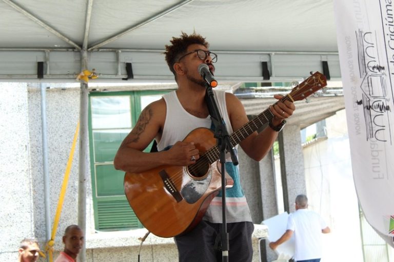 Brinquedos e doces serão arrecadados neste sábado na Praça Nereu Ramos