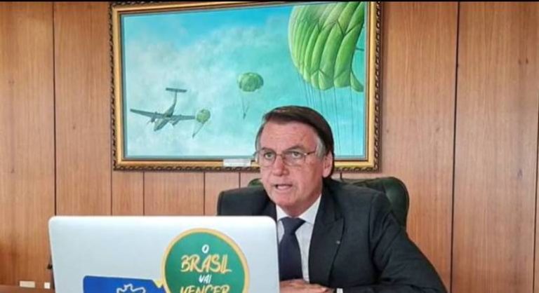Bolsonaro diz que Petrobras só dá “dor de cabeça”