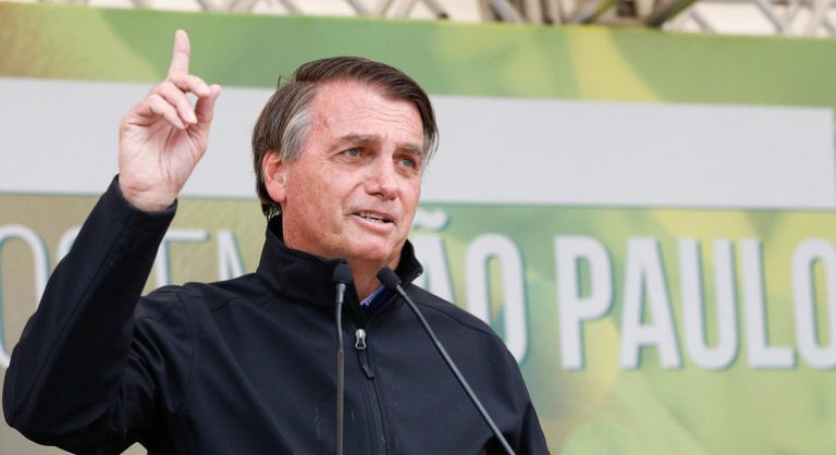 Auxílio Brasil será de R$ 400 até o fim do ano que vem