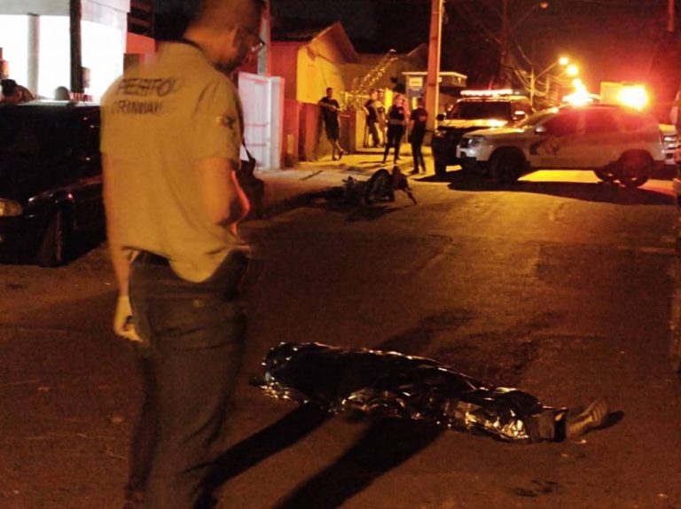 Criciúma: motociclista morre após bater na traseira de caminhão parado