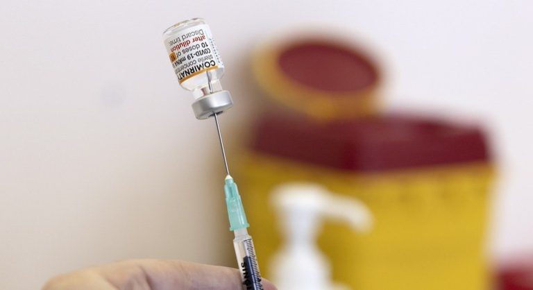 Anvisa aprova registro de vacina atualizada contra a Covid-19