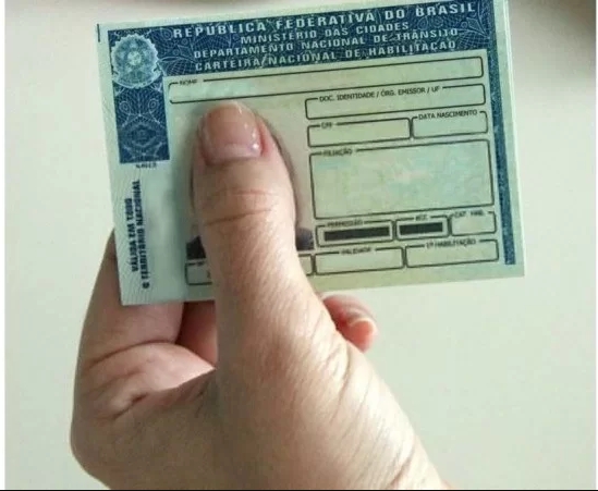 Detran alerta que CNHs não retiradas serão destruídas em SC