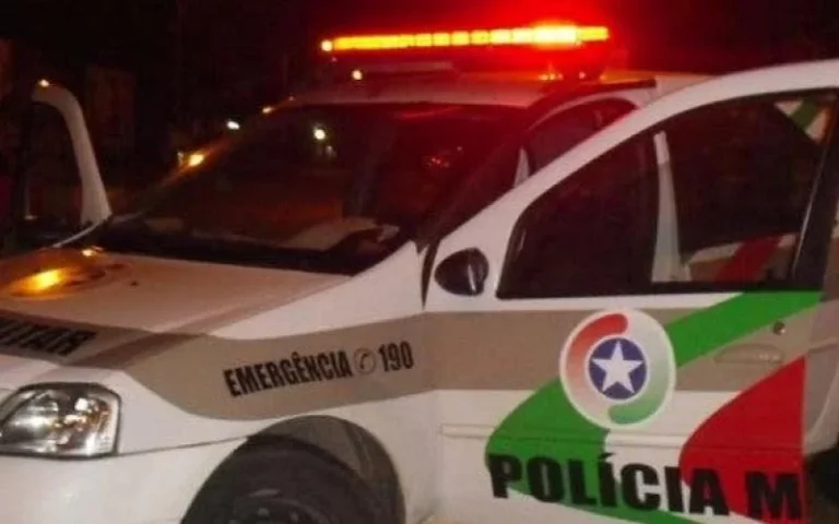 Ciclista é assaltado por trio dentro de carro em Tubarão