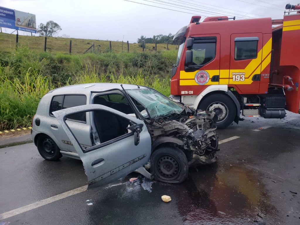 Acidente deixa jovem ferida, na Linha Batista, em Criciúma - Mais Sul