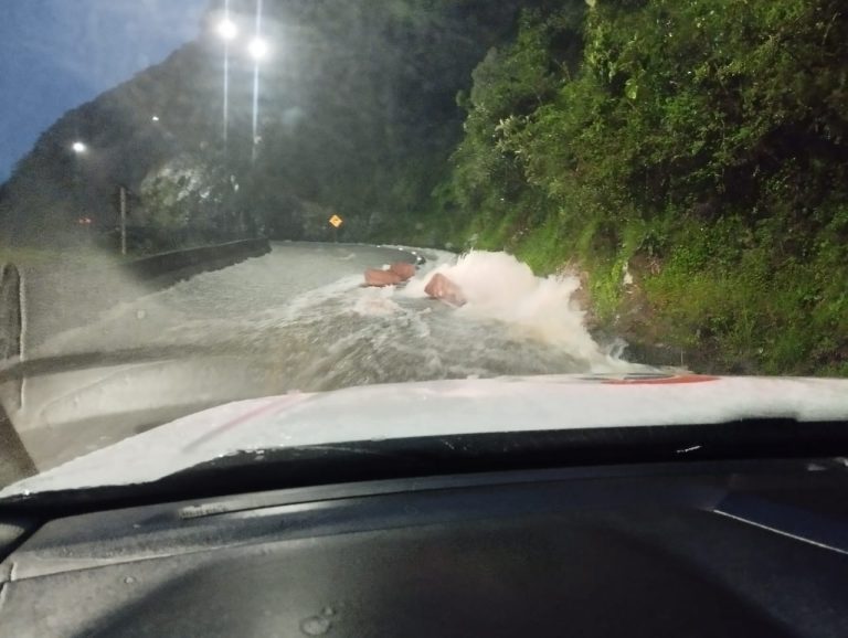Atenção: temporal interdita Serra do Rio do Rasto; vídeo