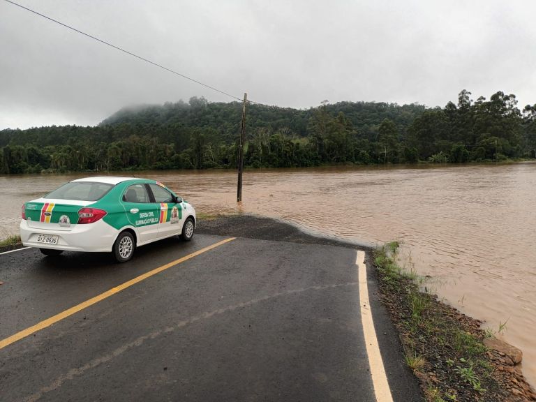 Maracajá tem três rodovias bloqueadas