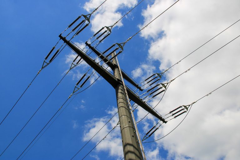 Rompimento de cabos deixa cidades do Sul sem energia