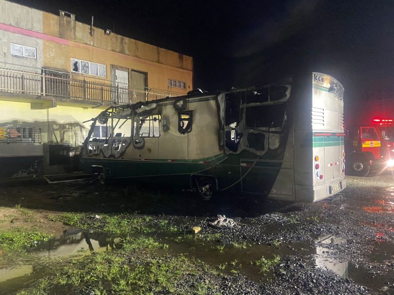 Atualizada: PM prende autor de incêndio a motorhome em Balneário Gaivota