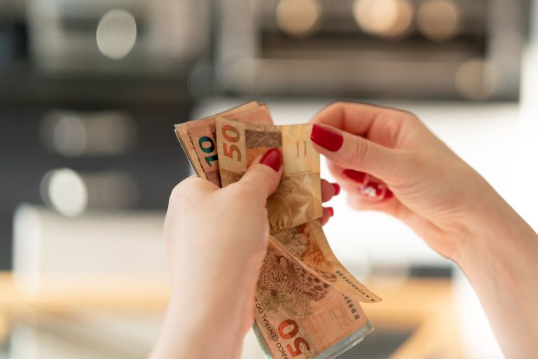 ‘Desenrola’ renegociou R$ 35 bilhões em dívidas, segundo balanço