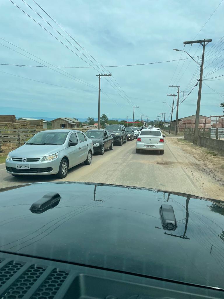 Congestionamento na manhã deste sábado em direção a praia da Esplanada