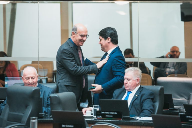 Projeto isenta ICMS na compra de veículo para pessoas com Síndrome de Down
