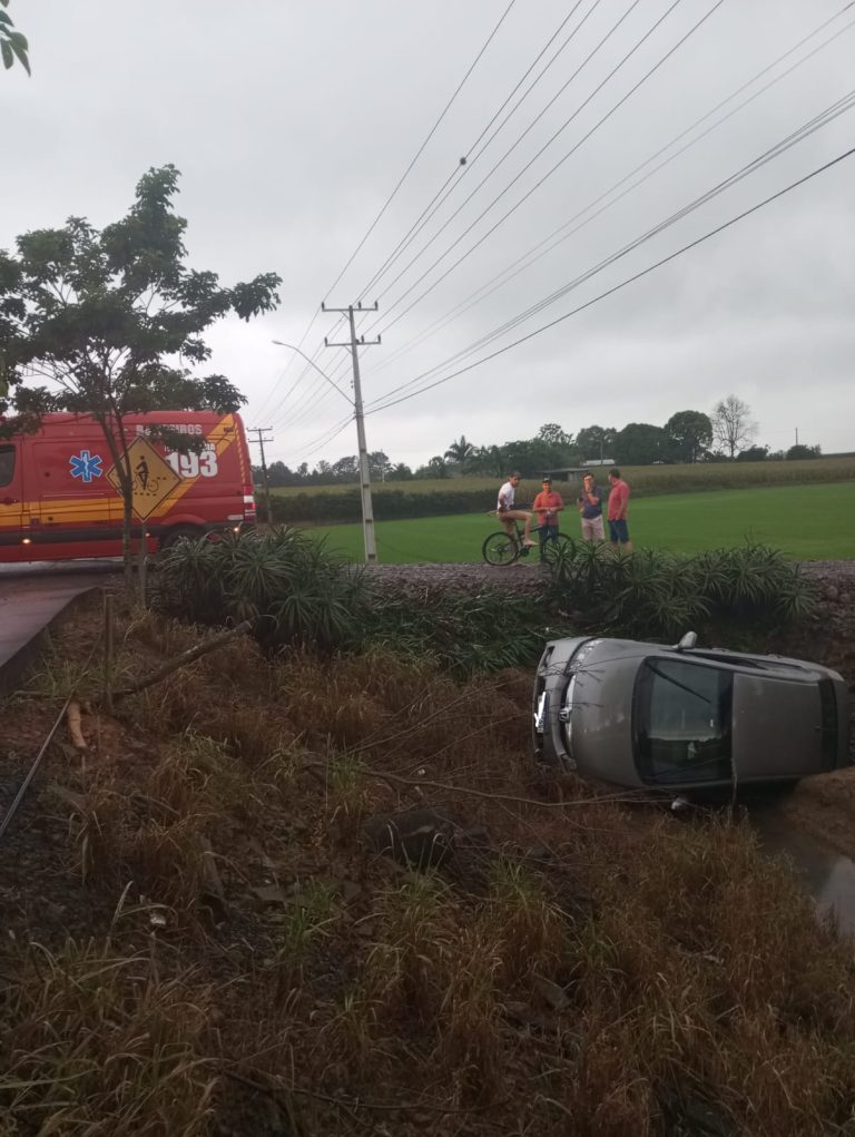 Turvo: colisão entre dois carros deixa criança de três anos ferida
