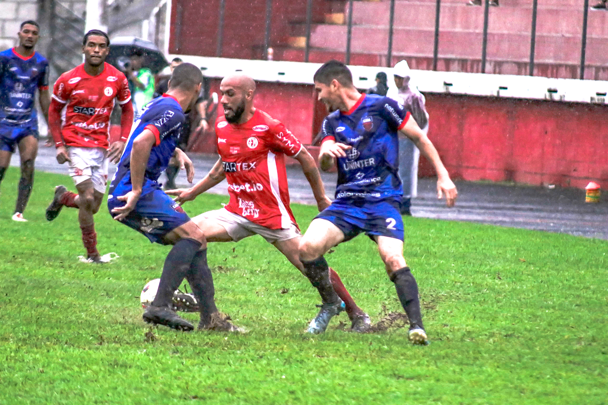 AEC entra em campo neste sábado em busca da vaga na final da LARM