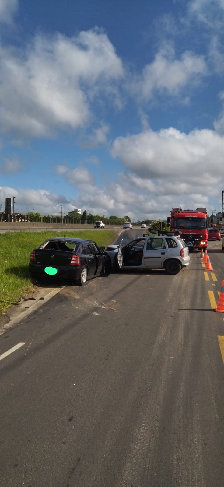 Acidente de trânsito deixa feridos em Sombrio