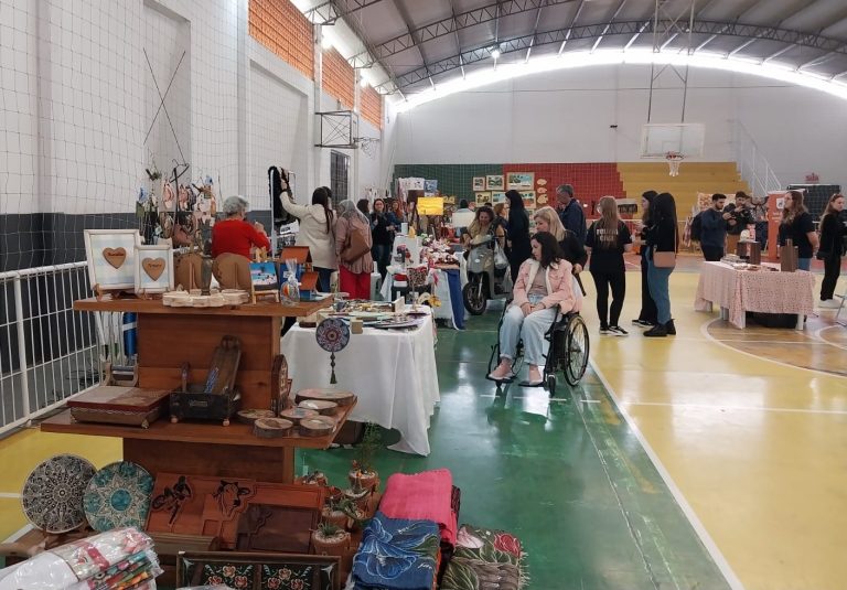 Gestão  se reúne com Comissão de Organização do Arraial Cultural de Sombrio