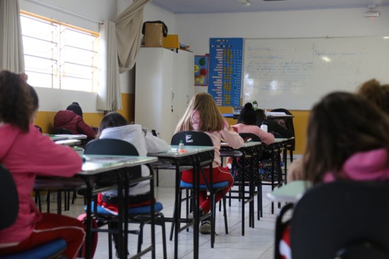 Secretaria de Educação de Içara abre vagas para auxiliar de sala