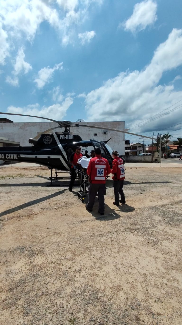 Mulher sofre ataque cardíaco e é levada de helicóptero ao Hospital São José
