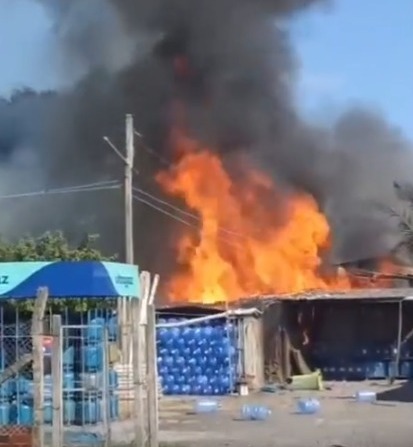 VÍDEO: Depósito de gás em Balneário Gaivota é tomado por incêndio
