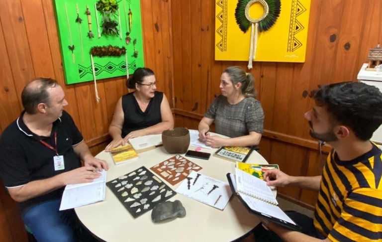 Museu ao Ar Livre promove exposição itinerante sobre os povos Xoklengs