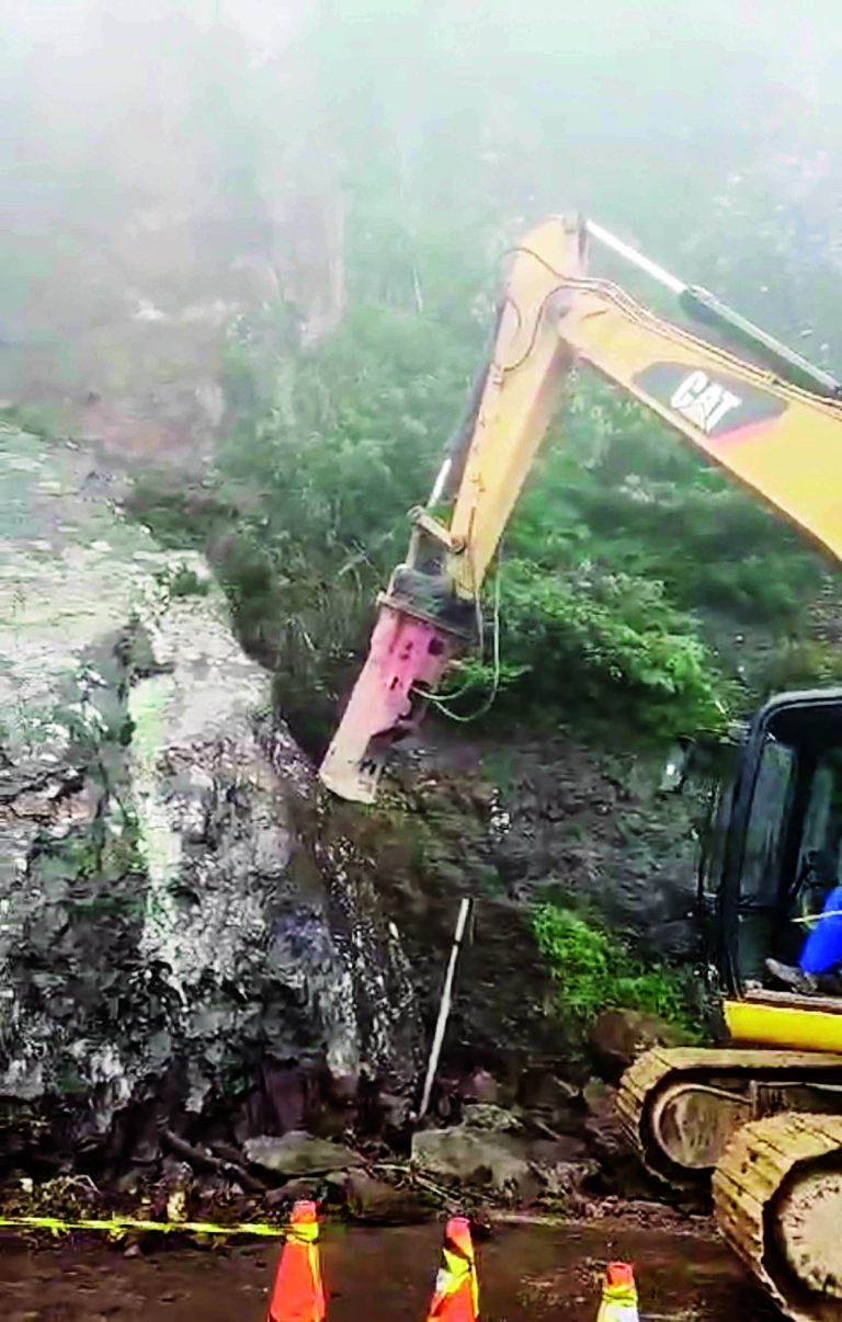 Trabalhos continuam para retirada de pedra na Serra do Rio do Rastro