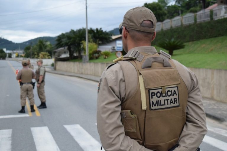Polícia Militar recupera veículo furtado em Tubarão