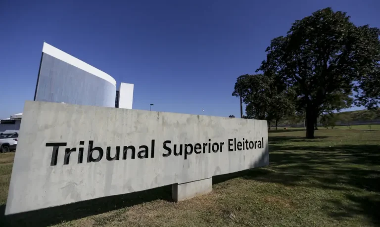 Partidos têm até o dia 15 para registrarem candidaturas nos tribunais