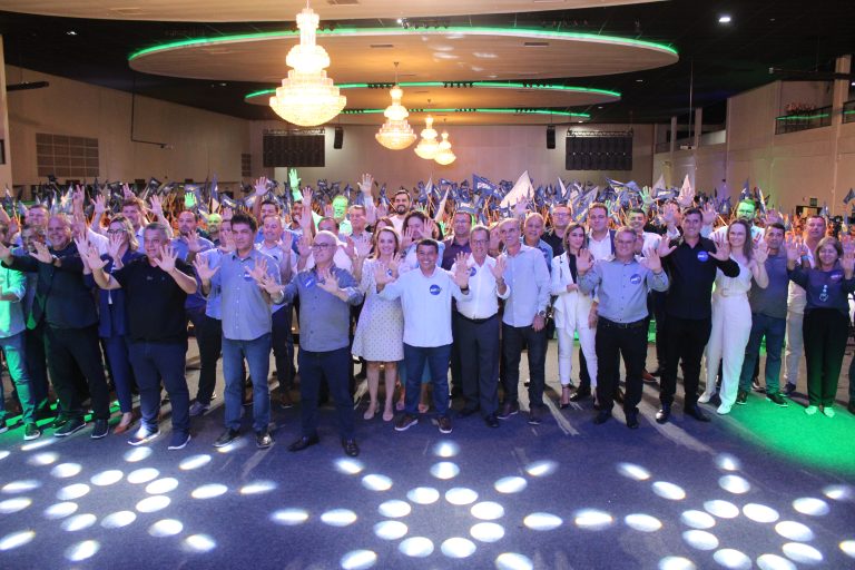 PSD reúne filiados com dois pré-candidatos a prefeito no mesmo palco