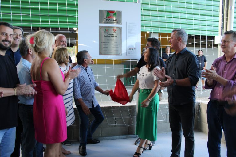 Direção da Afasc inaugura quadra coberta no Parque das Nações