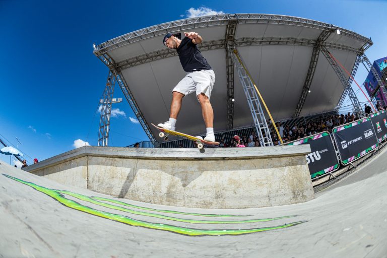 Lucas Rabelo é bicampeão no Street em Criciúma