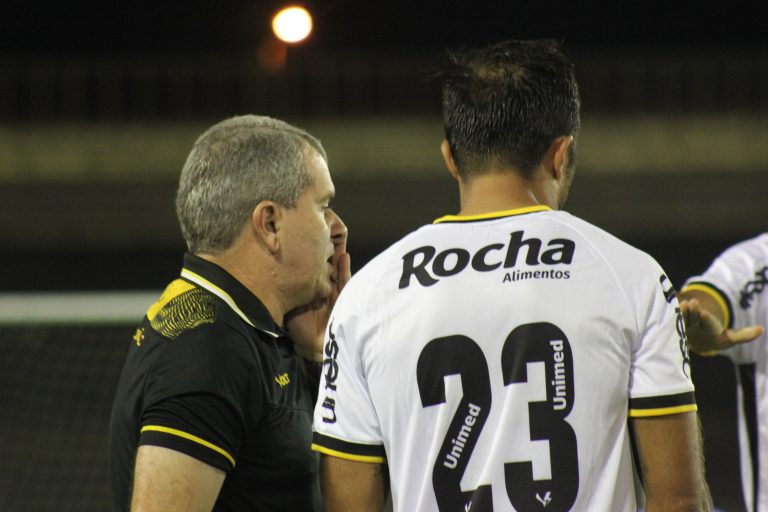 Tencati exalta série invicta do Tigre