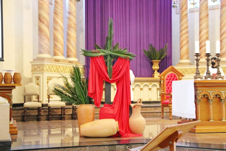 Católicos se preparam para o início da Semana Santa