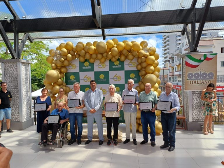 Coopercocal celebra 60 anos com evento na Praça Coberta