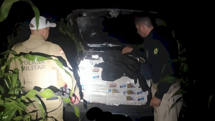 PM e PRF flagram carro com 15 mil maços de cigarro na SC-161