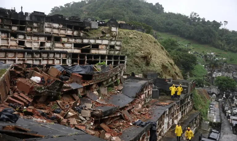 Nacional: Sobe para oito total de mortos por chuvas no estado do Rio