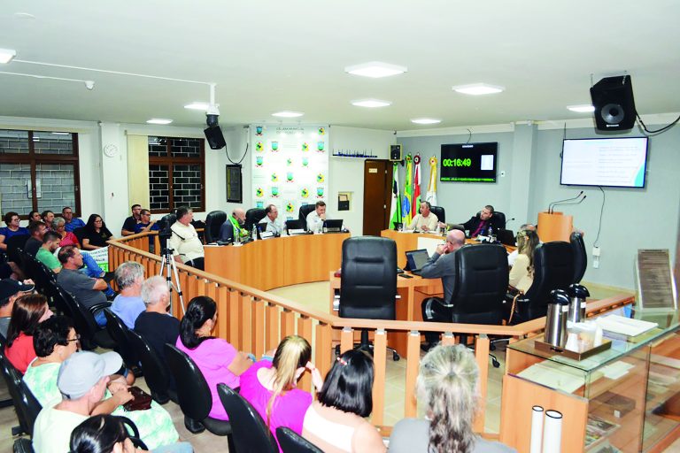 Legislativo aprova CIP que poderá levar a cassação de Gustavo Cancellier