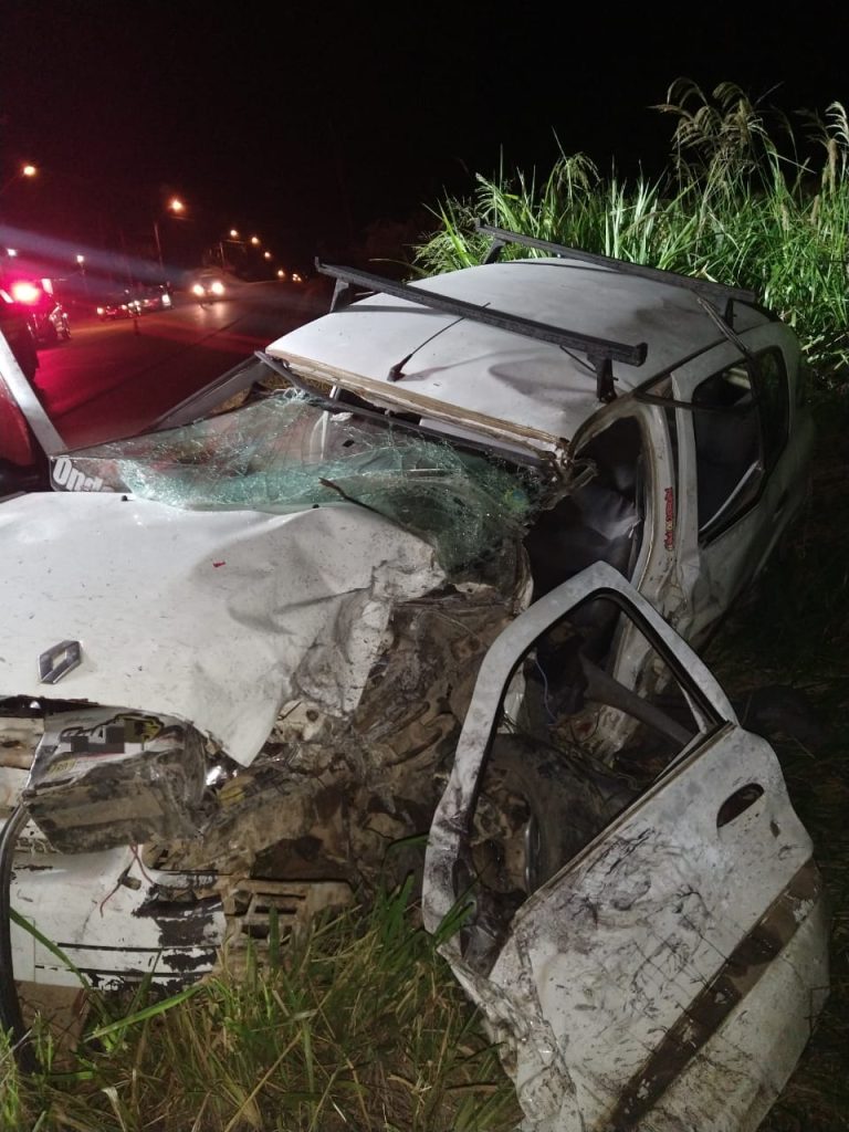 Jovem morre em colisão entre carros, em Criciúma