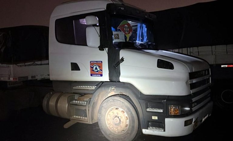 PRF e PM encontram 51 quilos de drogas em carreta com donativos ao RS